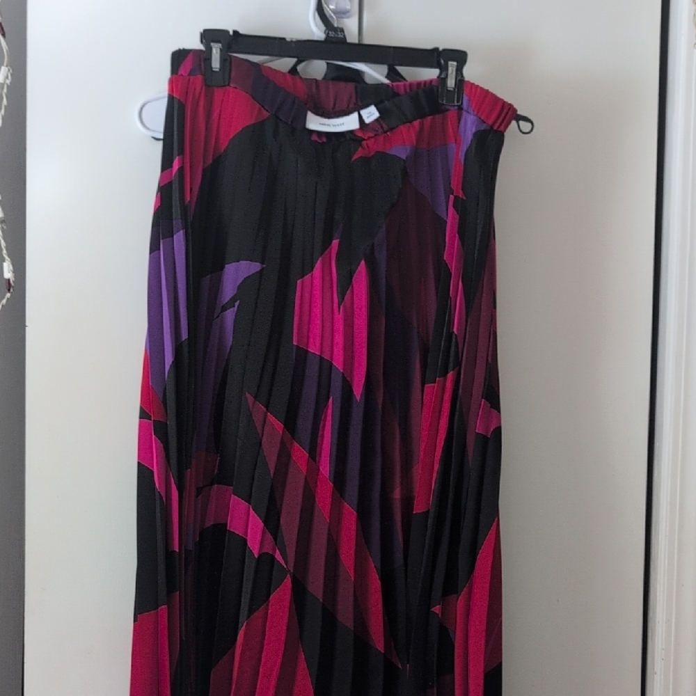 Nine West Colorful Pleated Skirt in Black, Pink, and Purple - Picture 2 of 3